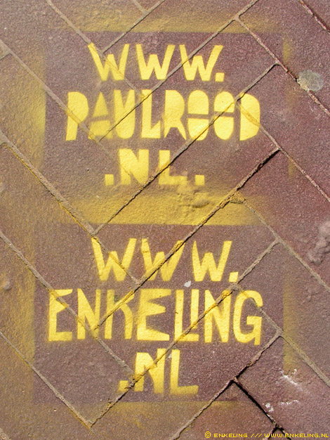 westerdoksplein, gedichten, Tsead Bruinja, Paul Rood, typografie, spuitbus, voetleespad, Enkeling, 2011